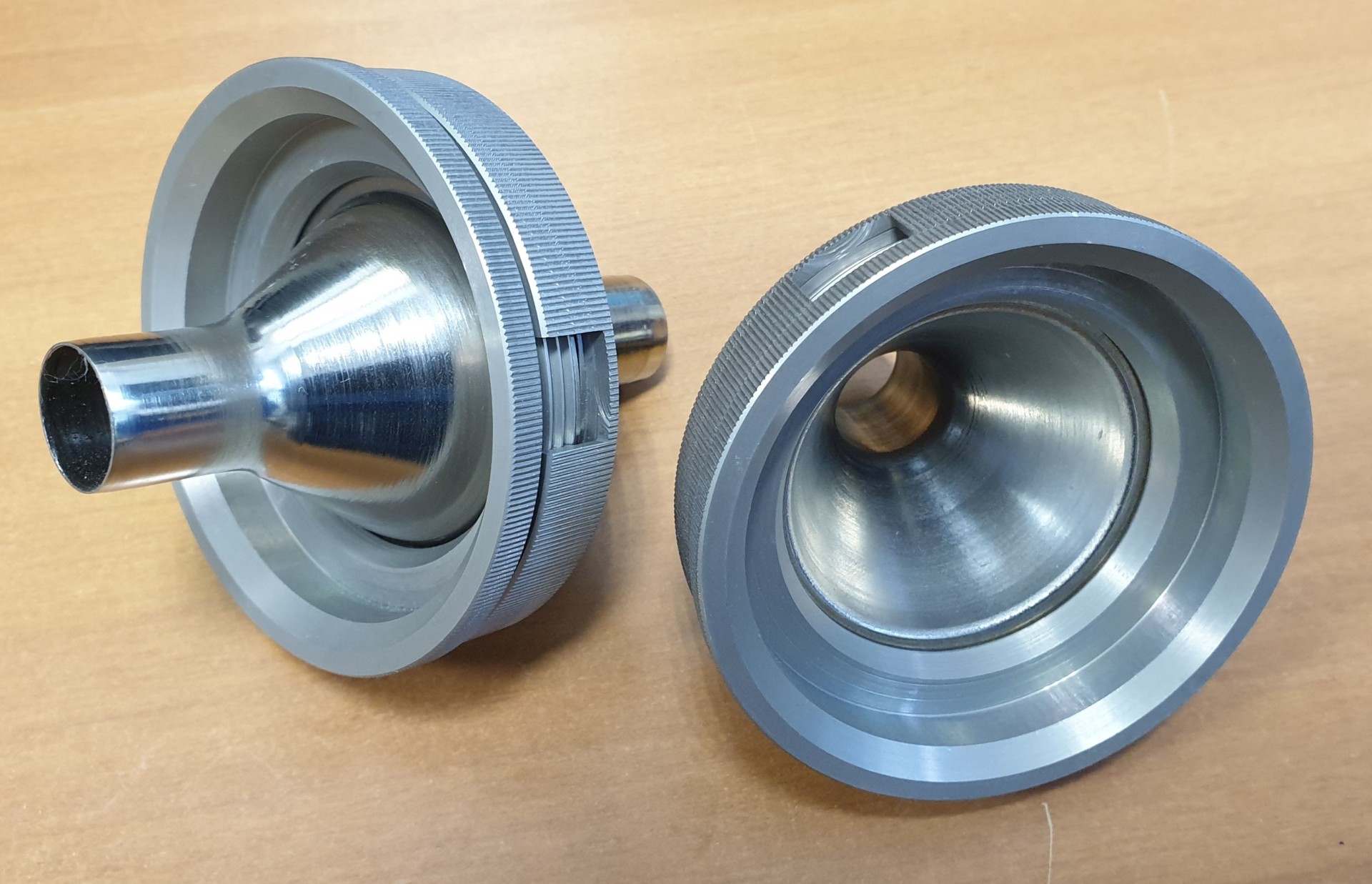 Держатели фильтров АФА-20, закрытые и открытые, металлические